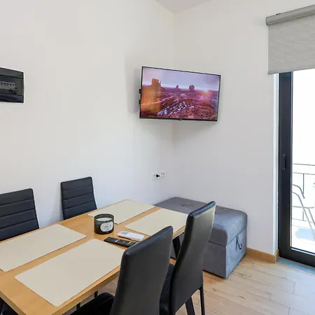 Center Apartment *